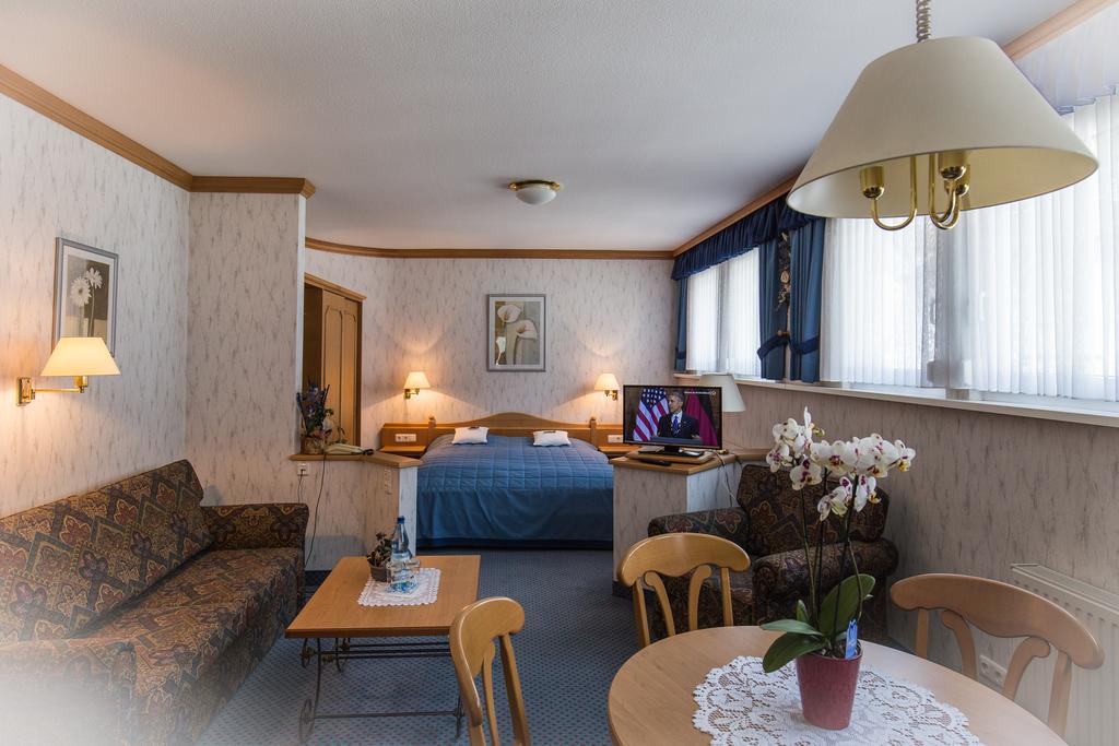Gasthof Rodachtal Mit Gaestehaus Katharina Schwarzenbach am Wald Ngoại thất bức ảnh