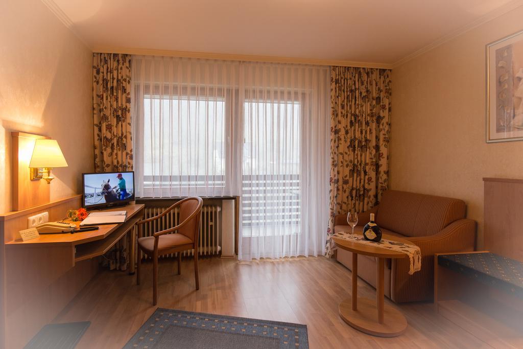 Gasthof Rodachtal Mit Gaestehaus Katharina Schwarzenbach am Wald Ngoại thất bức ảnh